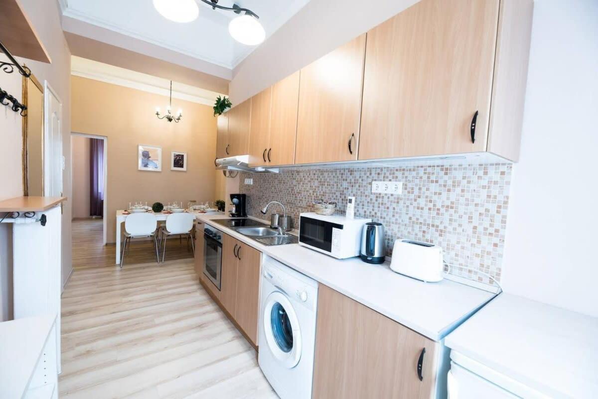 Ultra Central - Next To The Synagogue - Air Conditioning Budapest Esterno foto